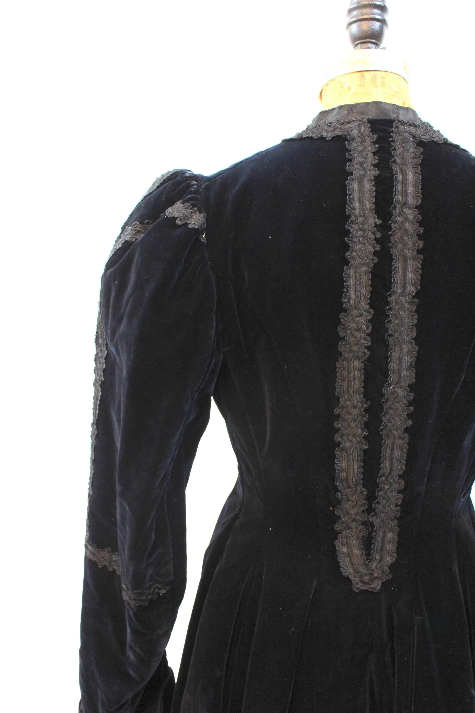 1910 EDWARDIAN velvet TUXEDO COAT small | new fall winter
