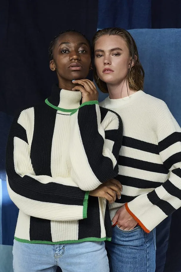 Devika Rollneck Pullover